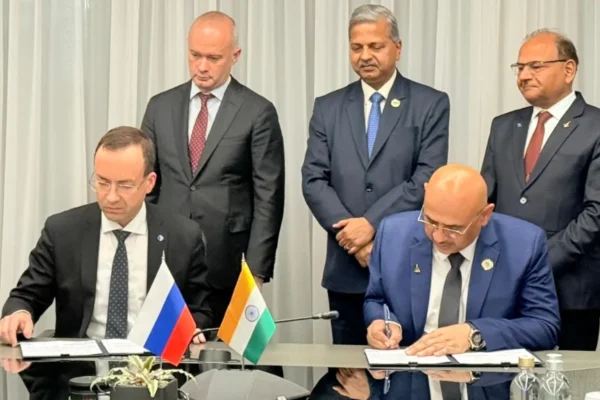 HAL PJSC-UAC Russia signed an MoU for production of civil commuter aircraft SJ-100 in Moscow